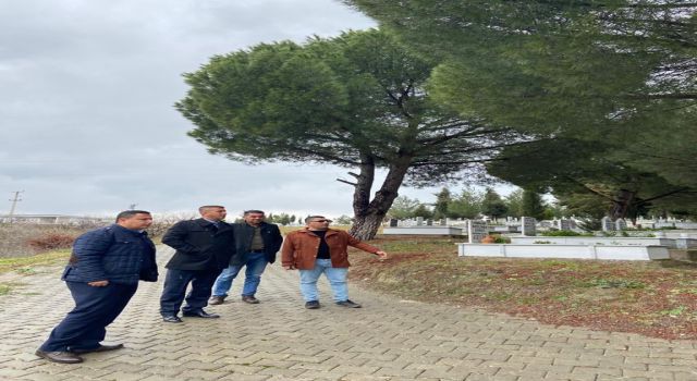 Mezarlıkları Büyükşehir'in Yetiştirdiği Çiçekler Süslüyor