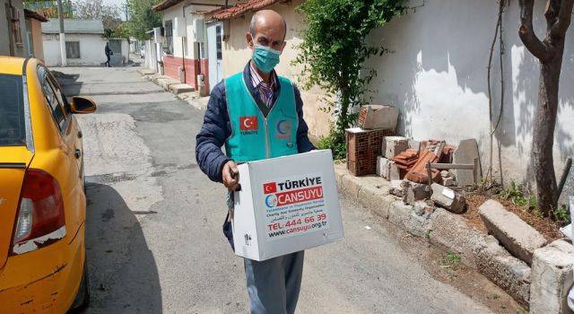 Cansuyu Daima İhtiyaç Sahibi Ailelerin Yanında