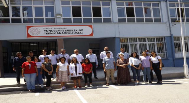 Manisa'nın En Köklü Lisesi İstihkam Sağlıyor