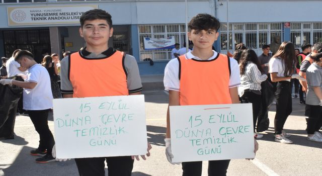 Öğrenciler 15 Eylül Dünya Çevre Temizlik Günü kapsamında çöp topladılar