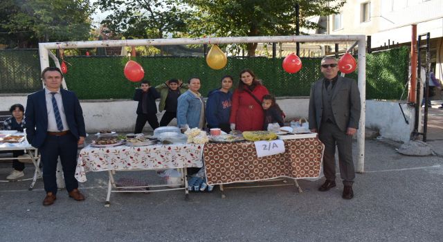 Halil Yurtseven İlkokulu Kermes Düzenledi.