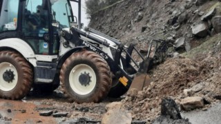 Heyelan nedeniyle Kapanan Yol Açıldı