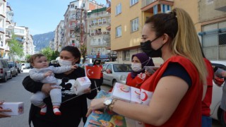 Kızılay Manisa Şubesinden Anlamlı Hediye