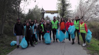 200 Gönüllü Kent Ormanı’nda  çöp topladı