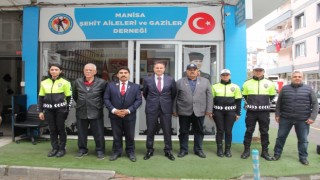 Manisa İl Emniyet Müdürü Mesut Gezer Manisa Şehit Aileleri Ve Gaziler Derneğini ziyaret etti